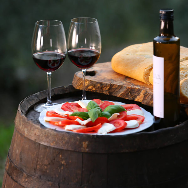 LIVA Olivenöl mit Tomate-Mozarella-Caprese